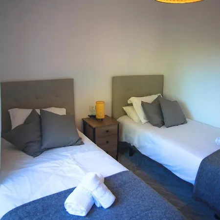 Walk To Puerto Banus, 2br, 2bth, Pool Appartement Marbellac