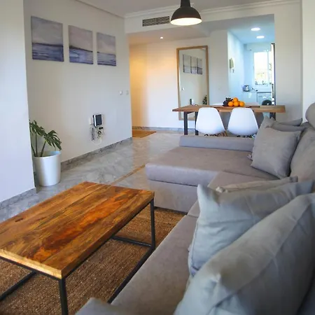 Walk To Puerto Banus, 2br, 2bth, Pool Appartement