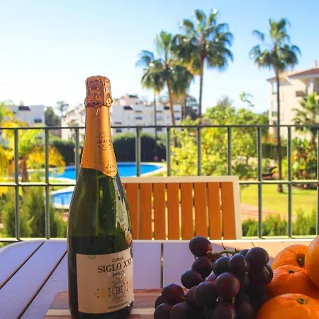 Walk To Puerto Banus, 2br, 2bth, Pool Appartement *